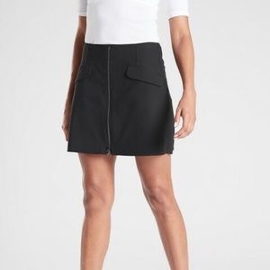 Athleta Black Stellar Zip Front Skort Size M EUC